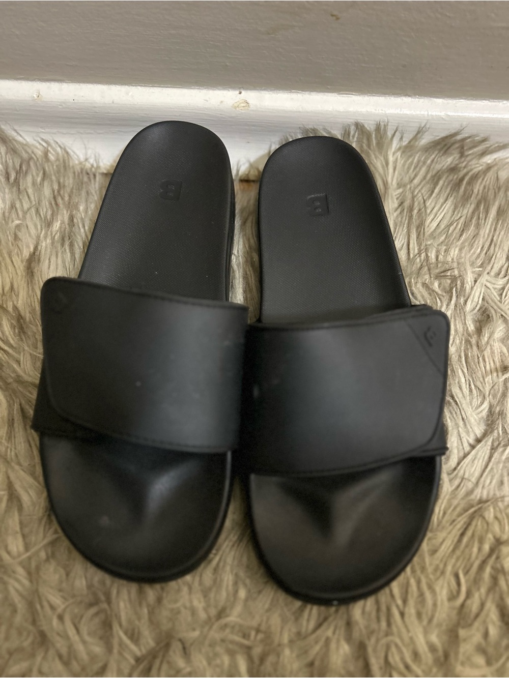 Bench Black Slide Sandals - Minimal Slide Design